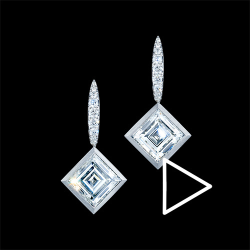 EXCLAMATION MARKS Ohrringe Diamantohrrigne Platinohrringe mit Diamanten im Carrée schliff in Platin gefasst unsichtbare Wechselmechanik Maßgefertigt Diamantenohrringe Diamant-platinohrringe Diamanten-Platin-ohrringe Juwelier münchen